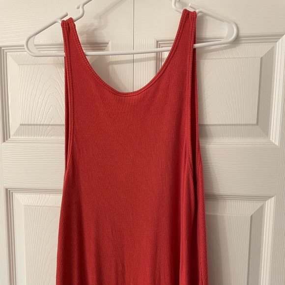 Volcom flowing red tunic tanktop. Never worn. Knit-like material. - Picture 5 of 6